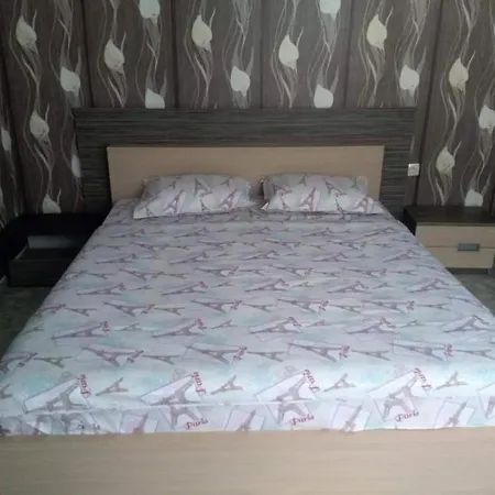 Comfortable Bungalow For Two In The Heart Of The Forest Kamena