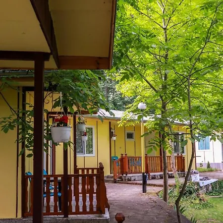 Comfortable Bungalow For Two In The Heart Of The Forest Penzion Kamena