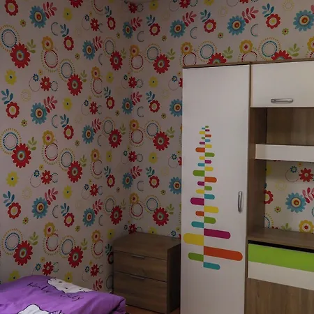 Comfortable Bungalow For Two In The Heart Of The Forest