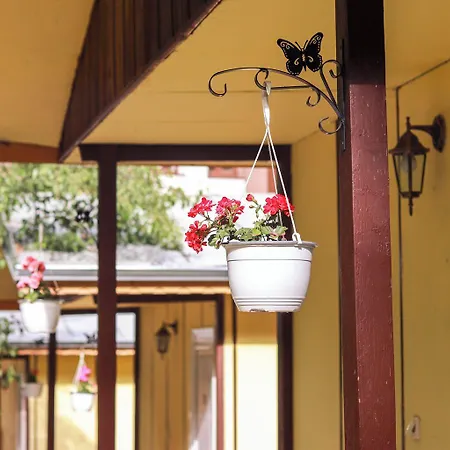 Comfortable Bungalow For Two In The Heart Of The Forest Vendégház Kamena